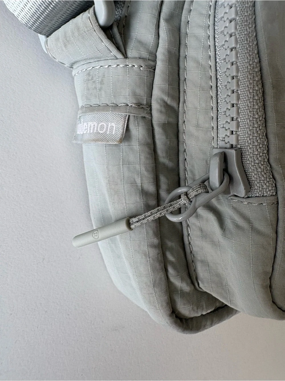 Lululemon Multi pocket crossbody bag
